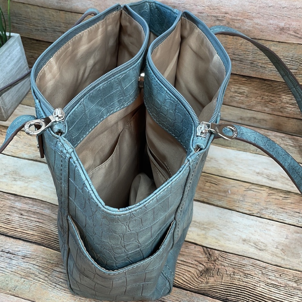 Relic Purse Shoulder Bag Gray - Picture 10 of 16